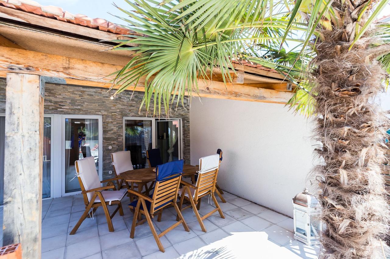 Holliday Home Maxdom Sukošan 外观 照片