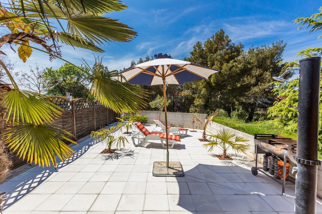 Holliday Home Maxdom Sukošan 外观 照片